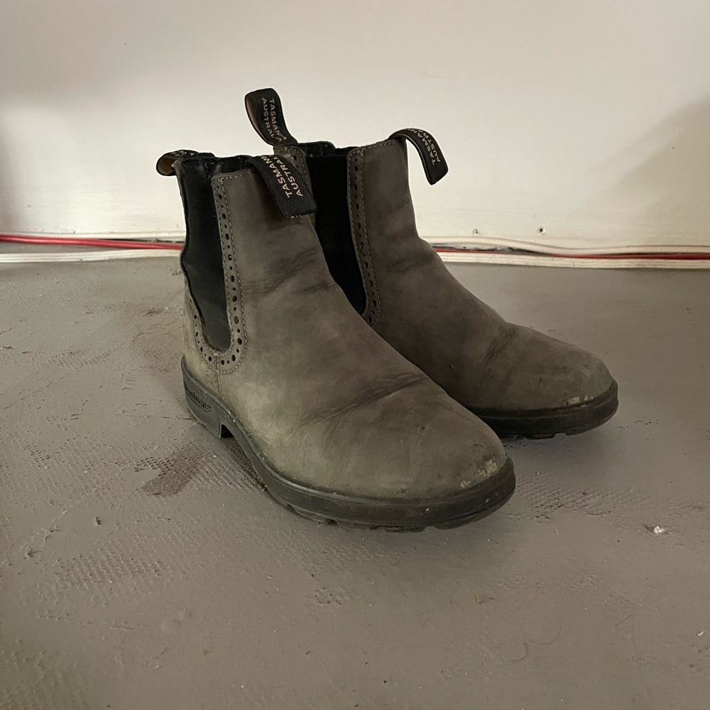 Blundstone Chelsea Boot Size 6.5 US